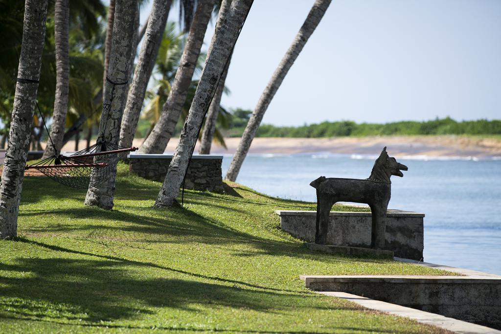 Avani Kalutara Resort Exterior photo