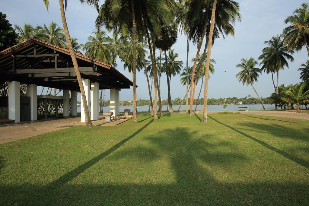 Avani Kalutara Resort Exterior photo