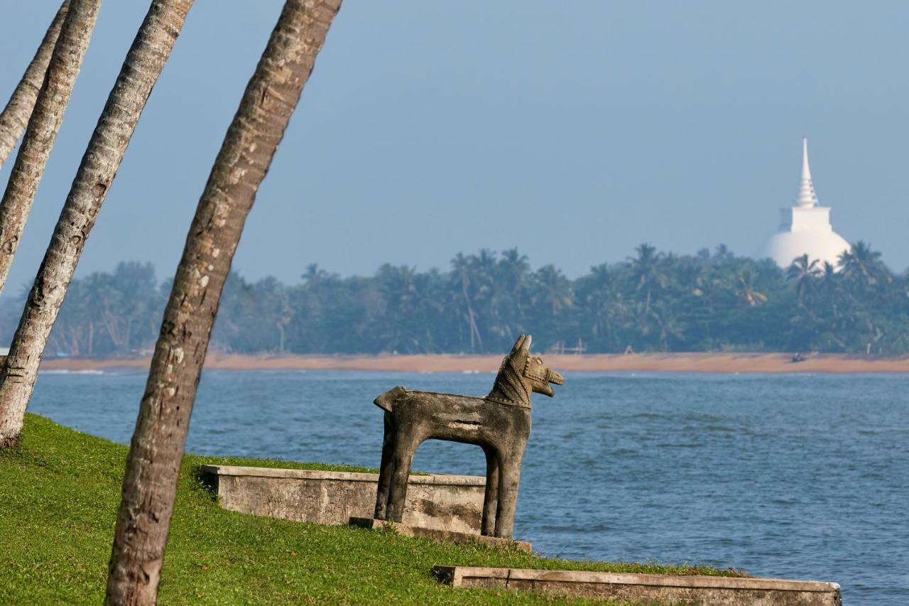 Avani Kalutara Resort Exterior photo